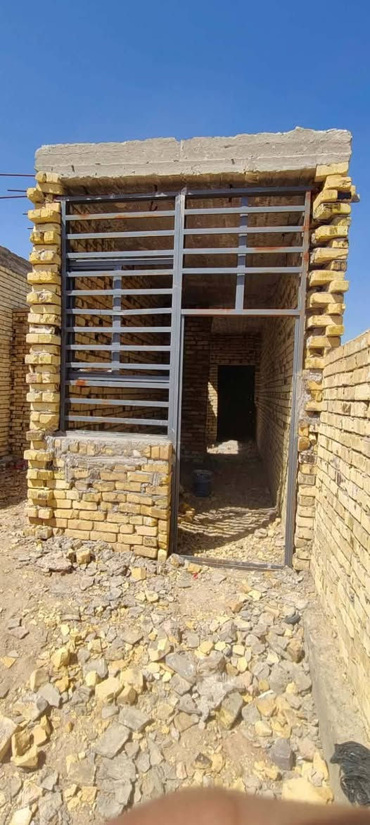 هيكل للبيع 100متر السعر . 14
  مقابيل شارع الصب 
يحتوي على غرف وصاله  ومطبخ وصحيات  زراعي سند 35
مشمول بلترقيم عمود 103قرب جسر الشهداءب15مقدمه 10الشهر 500
***********
