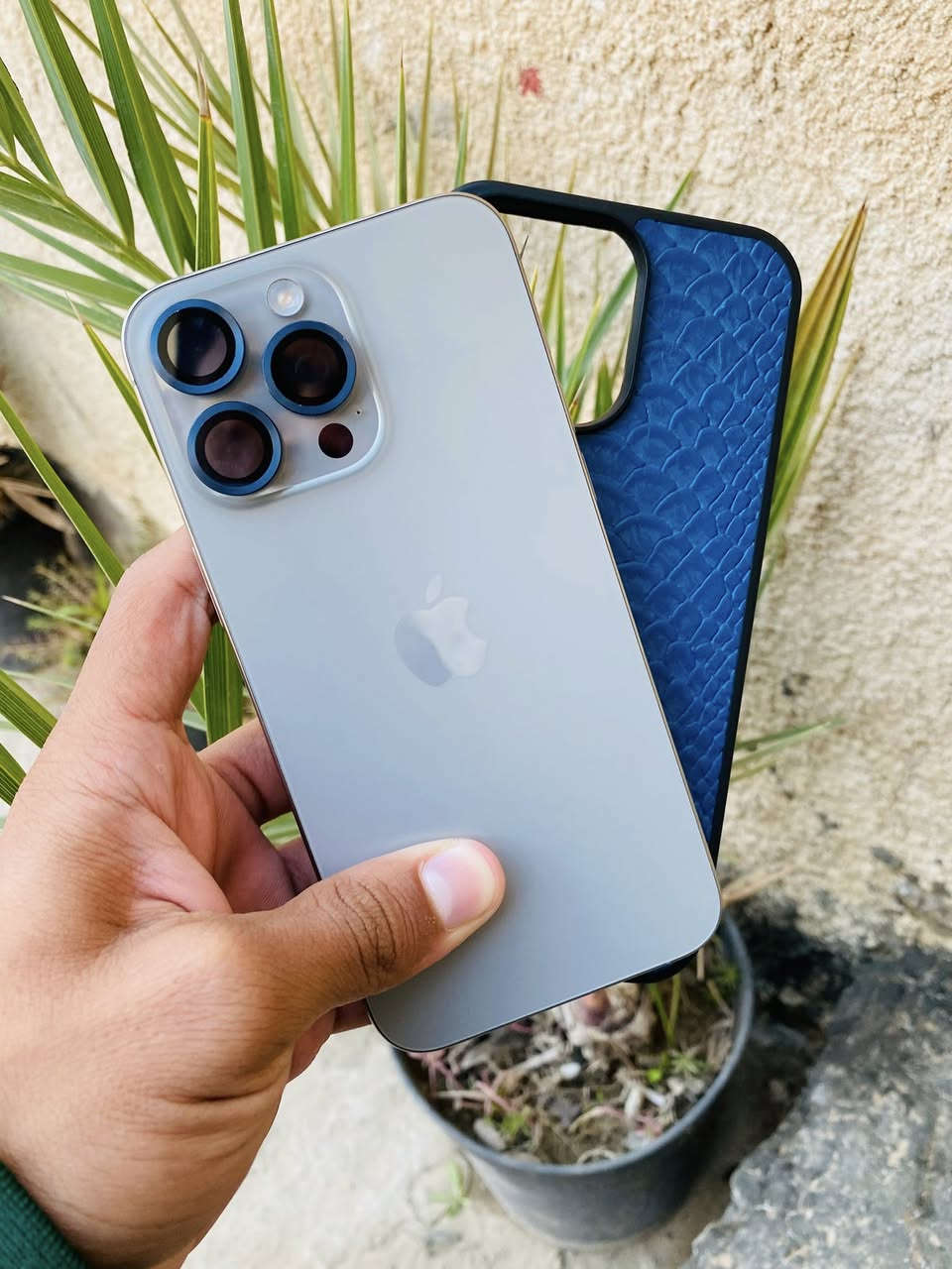 ايفون 15 برو ماكس ذاكره 256 بطارية 86 نضيف كلش مستبدل شاشه نوعيه كلش زينه والشريحة متوقفه بي الباقي كله شغال ومابي أي خلل السعر 575 مكاني بغداد ابو غريب ***********
