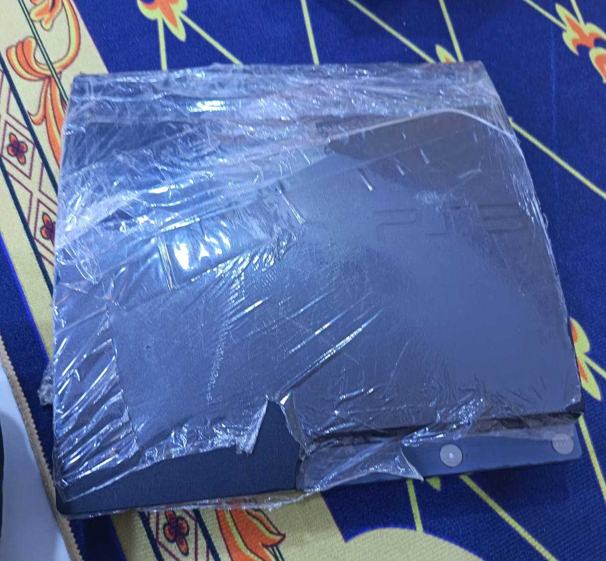 السلام عليكم بلي 3 سلم مهكر استعمال قليل ذاكره 320GB السعر 
140بي مجال التواصل الرقم *********** المكان بغداد البلديات
