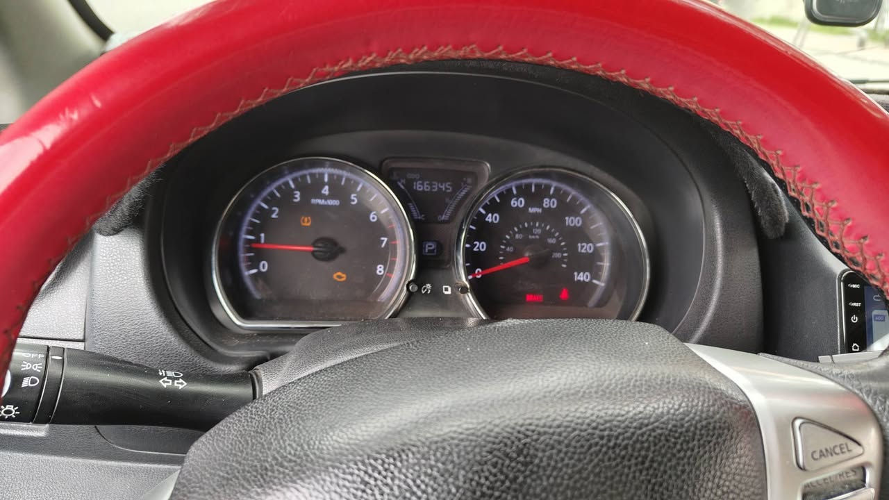 نيسان فيرسا 2018 sv
رقم كركوك حادث جامرلغ وبونيد بدون دواخل 
سعر 113 بيها مجال 
***********
