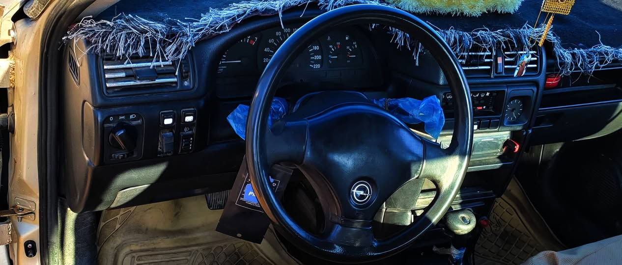 السلام عليكم اوبل 20للبيع شرط الغرامه والتحويل كير اوتوماتيك مكينه شرط صدر نضيف  السياره صبغ عام للجماليه وبيها دفتر بانزين والرقم اربيل وسنويه باسمي مكان السياره طوز صلاح الدين للشراء او للاستفسار  اتصل على الرقم ***********
