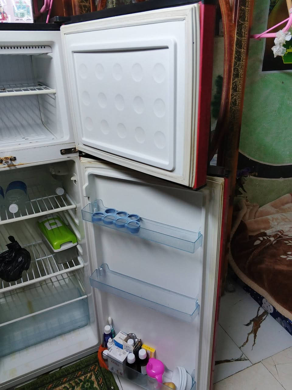 ثلاجه للبيع ب150 هاذه الرقمي بي وتساب ***********
