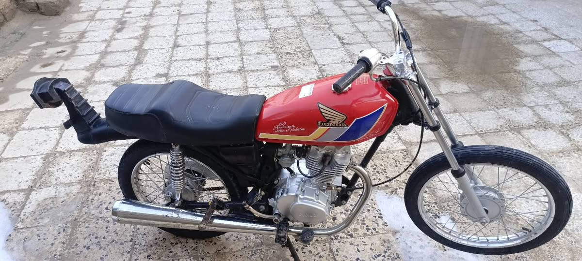 السلام عليكم دراجه نامه 2024على حطت الوكيل برغي مامبدل بيه الدراجه مامتعوبه المكينه مامفتوحه ب 600وبيه مجال حك الجيه مكان سوق الشيوخ 
***********
