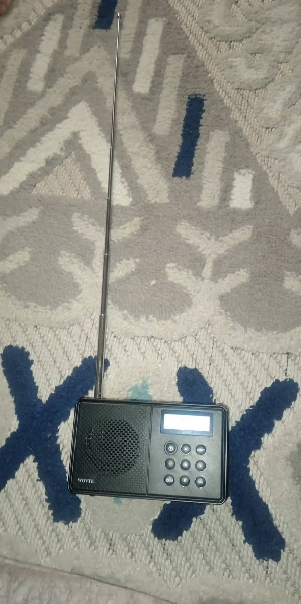 سعرها ٢٠ الف شرط شغل امزون رقم ***********هاذارقمي واتساب جديده ويا كارتونه كامل غراضها
