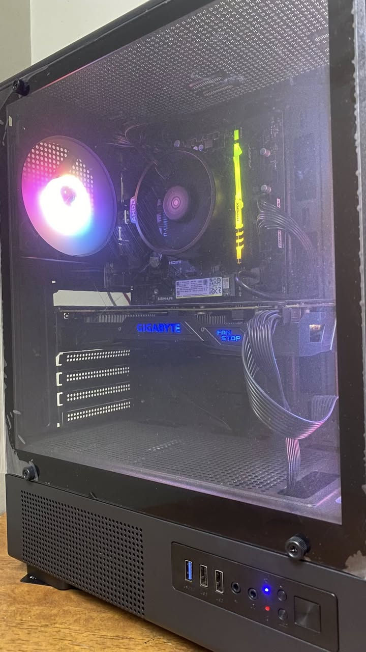 السلام عليكم التجميعة قطعها :
Gpu : 3 fan Gigabyte gtx 1070
Cpu : R5 5500
Motherboard: Msi pro 
Ram: 8gb hyperx fury RGB
Storage : m.2 512gb
Case : antec vx 310 argb
Monitor: raptor 180hz FHD ips
الماوس والكيبورد هدية وية التجميعة وايضا تجي وية التجميعة هدية حساب اوفلاين بي هواي العاب 

ابيع كامل بسعر 700 الف وبي مجال للشراي
المكان اما الكرادة او الدورة البوعيثة الفحص فقط في الدورة


**إذا كنت صاحب هذا الإعلان وتريد حذفه لأي سبب، رجاءا أرسل رسالة إلى الدعم الفني**