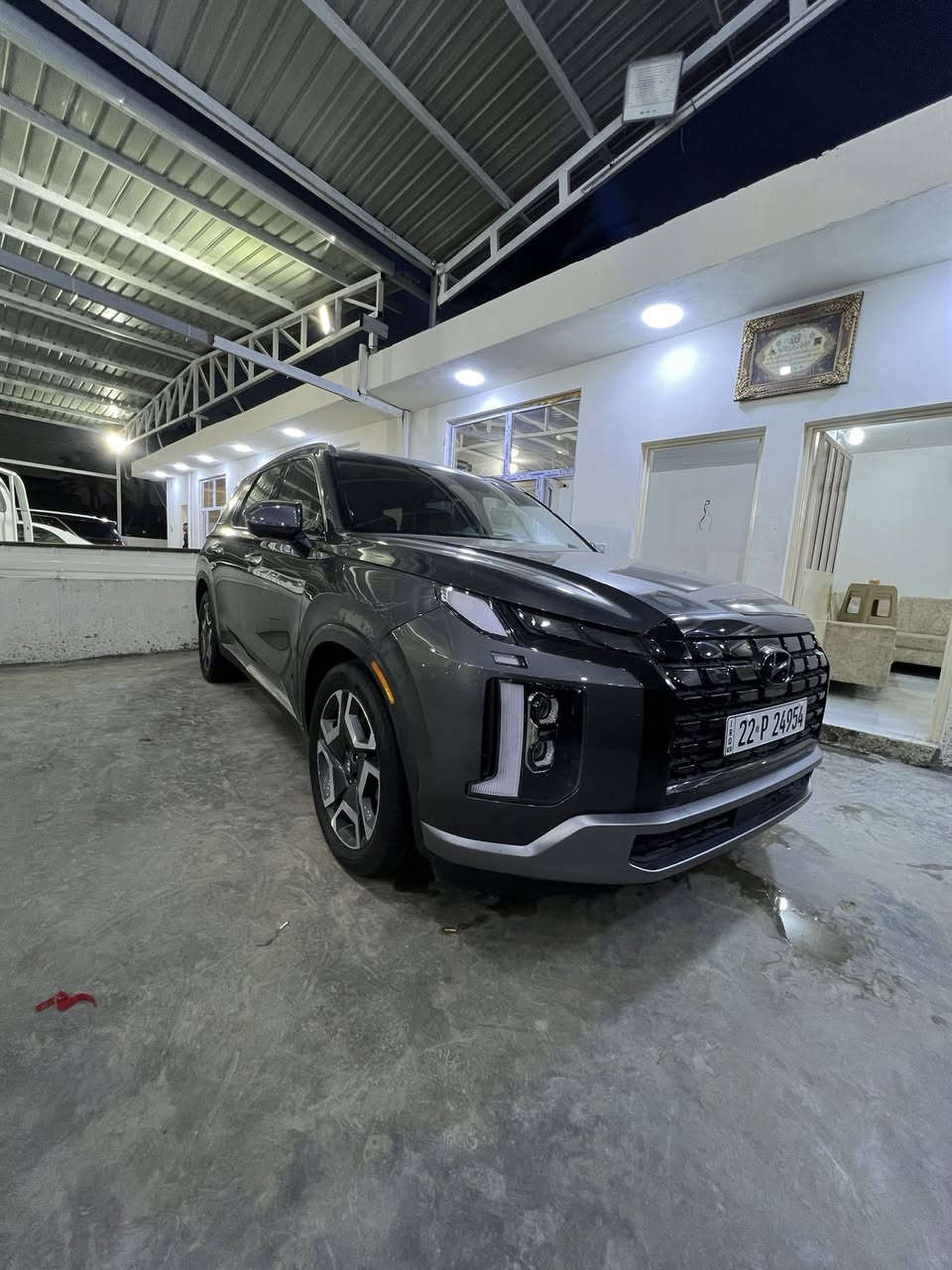 هيونداي باليسيد 2023 (Hyundai Palisade) سيارة دفع رباعي عائلية مجهزة بمحرك V6 سداسي الأسطوانات سعة 3.8 لتر يولد 291 حصاناً وعزم دوران 355 نيوتن.متر، أو محرك 3.5 لتر بقوة 277 حصاناً، مقترناً بناقل حركة أوتوماتيكي بـ 8 سرعات.
ملاحضه سياره وارد أمريكي حادثه جاملغ فقط 
ماشيه تقريبن ٣٠ ميل 
سياره جديده فول موصفات 
ترهم بيع مروس 
***********
***********
سعره اتصل خاص فقط وتساب
