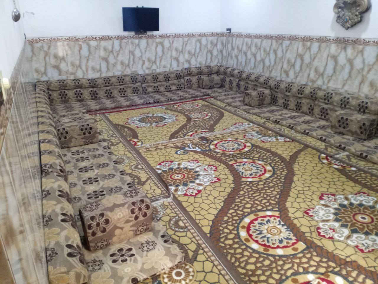 دار للبيع زويرجات /قرب جامع فاطمة الزهراء
بظهر البيوت الي بالوجه مقابل الجامع ثالث بيت 

المساحه 200
بناء قديم نظيف عگاده السگف
يحتوي الطابق الٱرضي
استقبال وهول وغرفة نوم ومطبخ
وحمام داخلي
وصحيات خارجيه 
و الطابق الثاني 
يحتوي على ثلاث غرف نوم وصحيات خارجيه 
الشارع صب 
للٱستفسار***********
