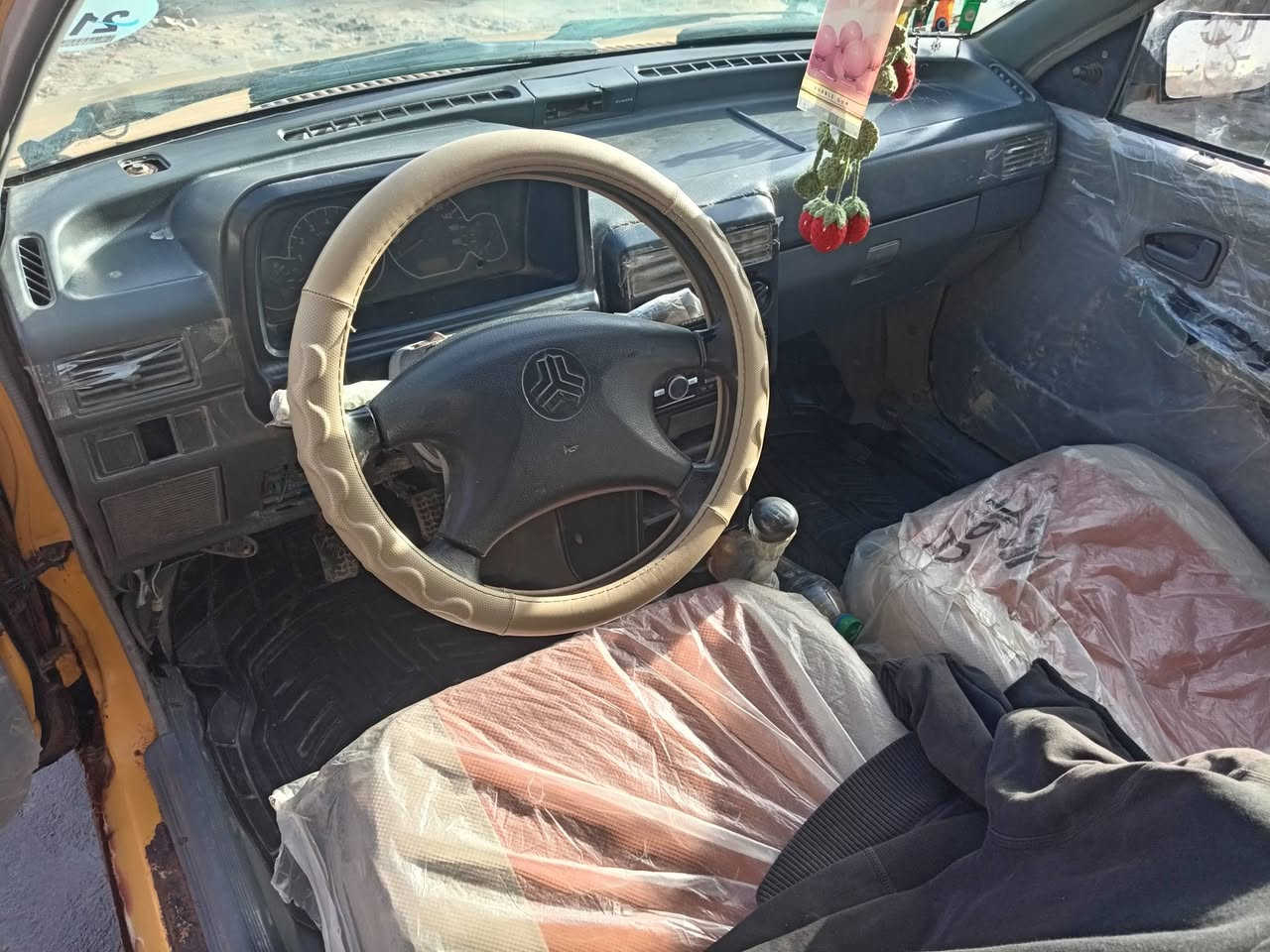 السلام عليكم من رخصة مدير الكروب سيارة سايبة 2011 رقم كربلاء انكليزي سنوية ال 30 كير ومكينة مكفوللت كهربايات كفالة  مكان بابل حصوة السعر 20 الرقم ***********
