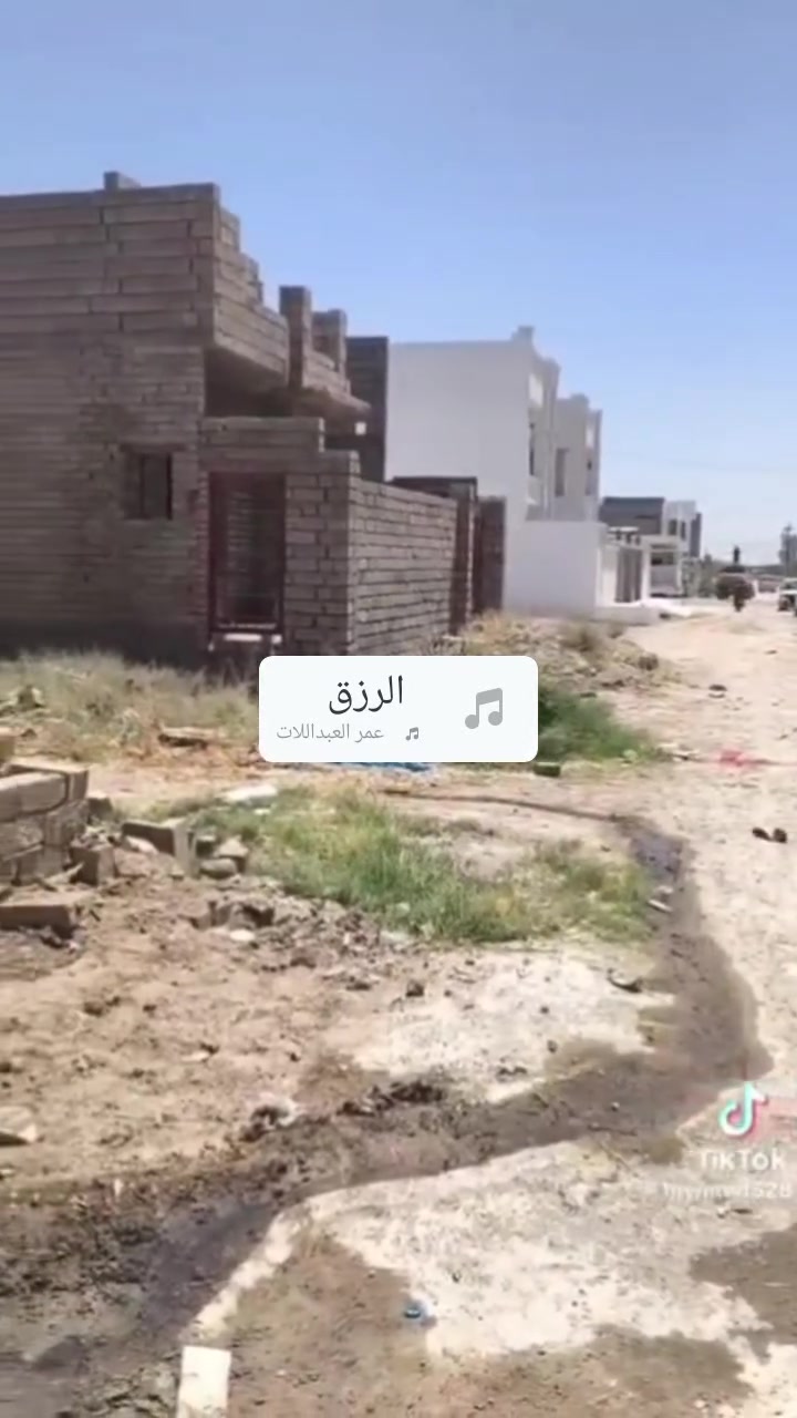 مشتمل للبيع سامراء دوانم البهراط مساحه ١٥٠متر بالبدايه موقع مميز  شارع المكاتب قبل شارع ٥٠ ثلاث غرف نوم بناء حديث سعر ٧٠مليون  اتصال ***********
