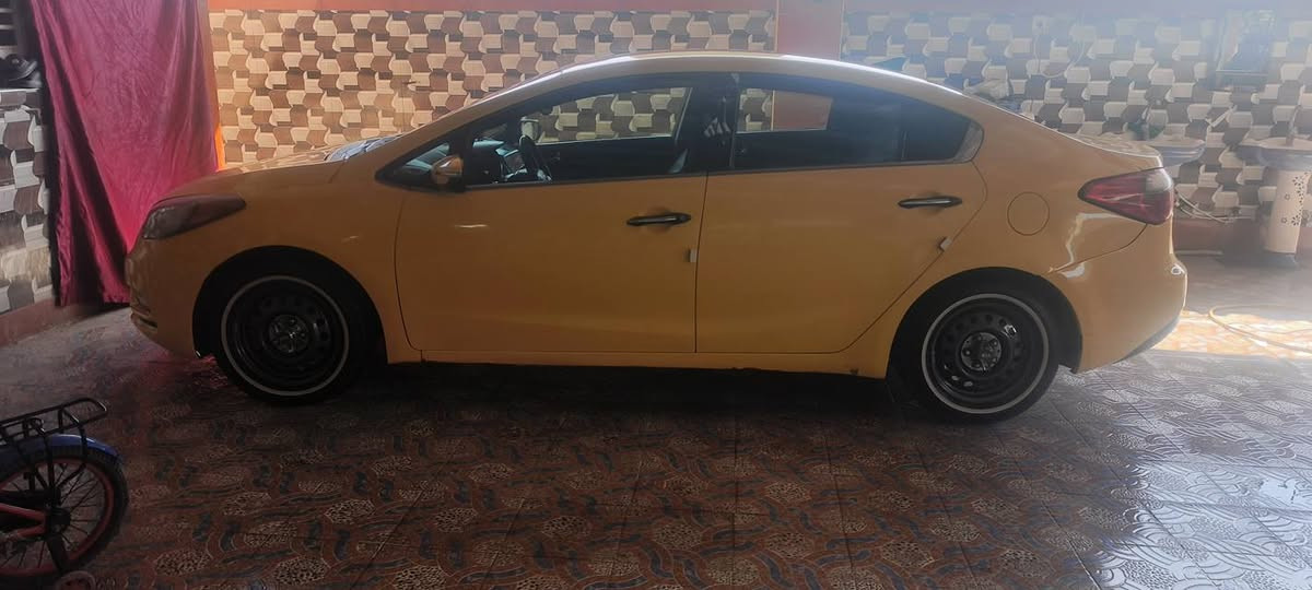 السلام عليكم
كيا فورتي موديل ١٤ سنويه ورقم جديد سونار موجود الله شاهد اي ضربه عابره مابيهه وجديده ماشيه ١٧٦ مكاني ديوانيه بيع او مراوس سياره تحكم جهتين مري شفط تخم تاير ابو الخطه وتخم ويل جديد سياره جاهزه محرك ٢٠٠٠ جي دي  مابي تنقيص شرط من التبديله للتبديله ولسياره كلهه ليبل ماعده الدوسات بيهن تصليح قليل البدي كله مكفول وبارد بقبقةالجنطه من امريكا 
***********
السعر 95 ومجال قليل
