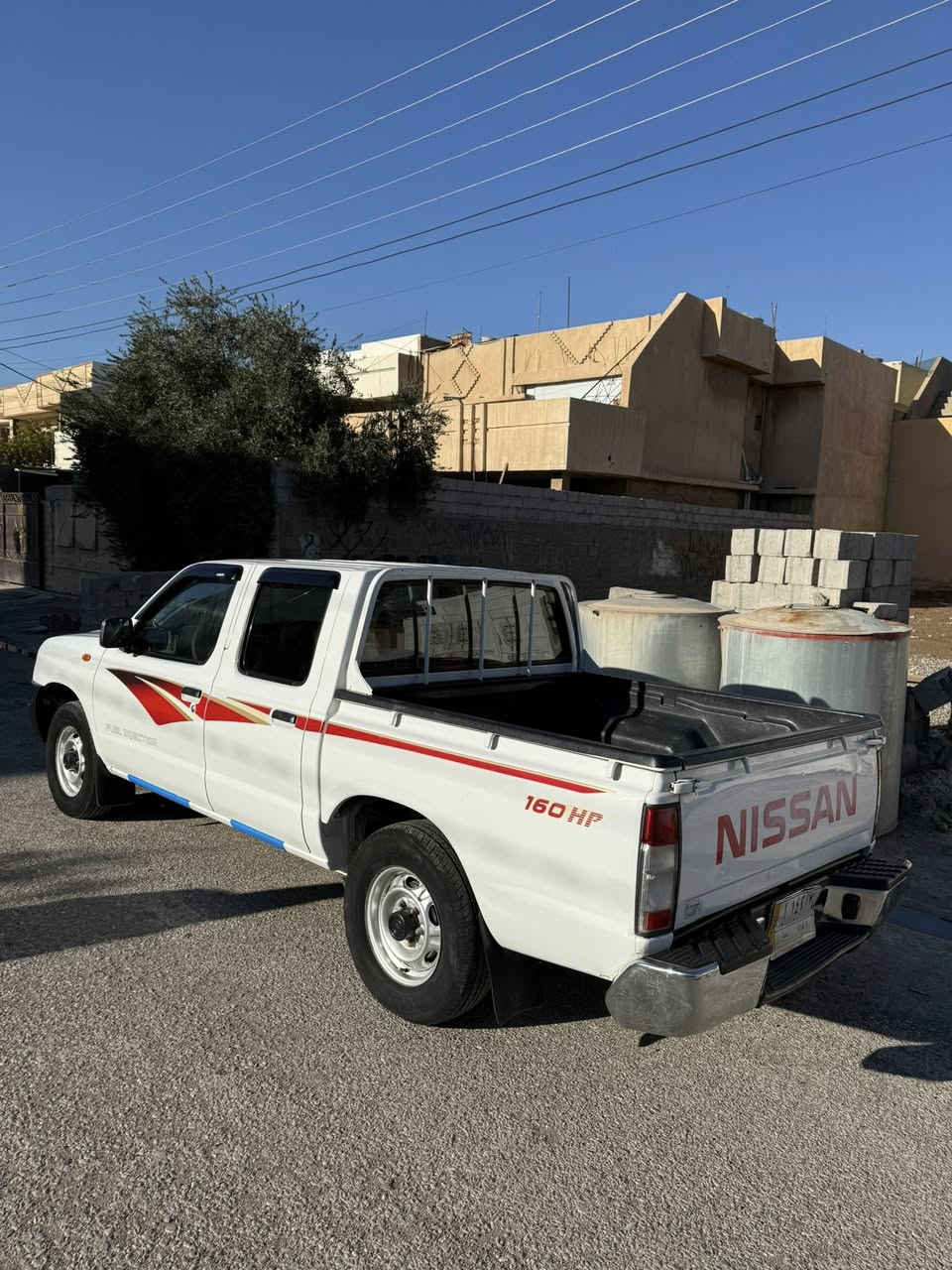 السلام عليكم نيسان للبيع رقم كركوك سنوية عظم صاحبها موجود دفتر بانزين سياره حلوه گير ومحرك مكفول بالشرط صبغ شبرين بالچاملغ الخلفي فقط شرط الشاصي سياره حلوه مال بيت 
موديل 2013
التفاصيل : 
*********** 
***********
