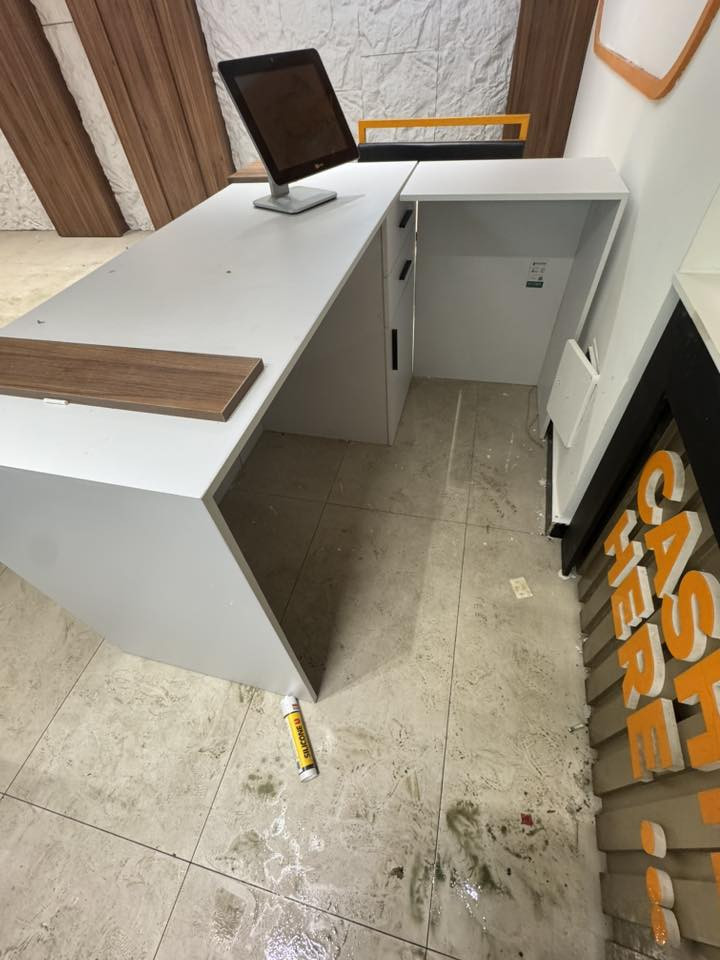 كاشير غير مستعمل اللبيع الوزيريه ***********
