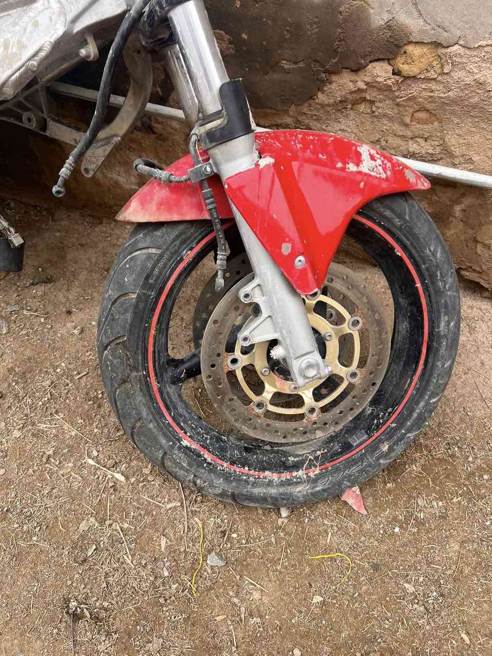 سلام عليكم دراجه ام فوراي دراجه كامله مكمله فصخه للبيع وشراي بي خير ويدلل مكان بغداد الحسينيه ***********
