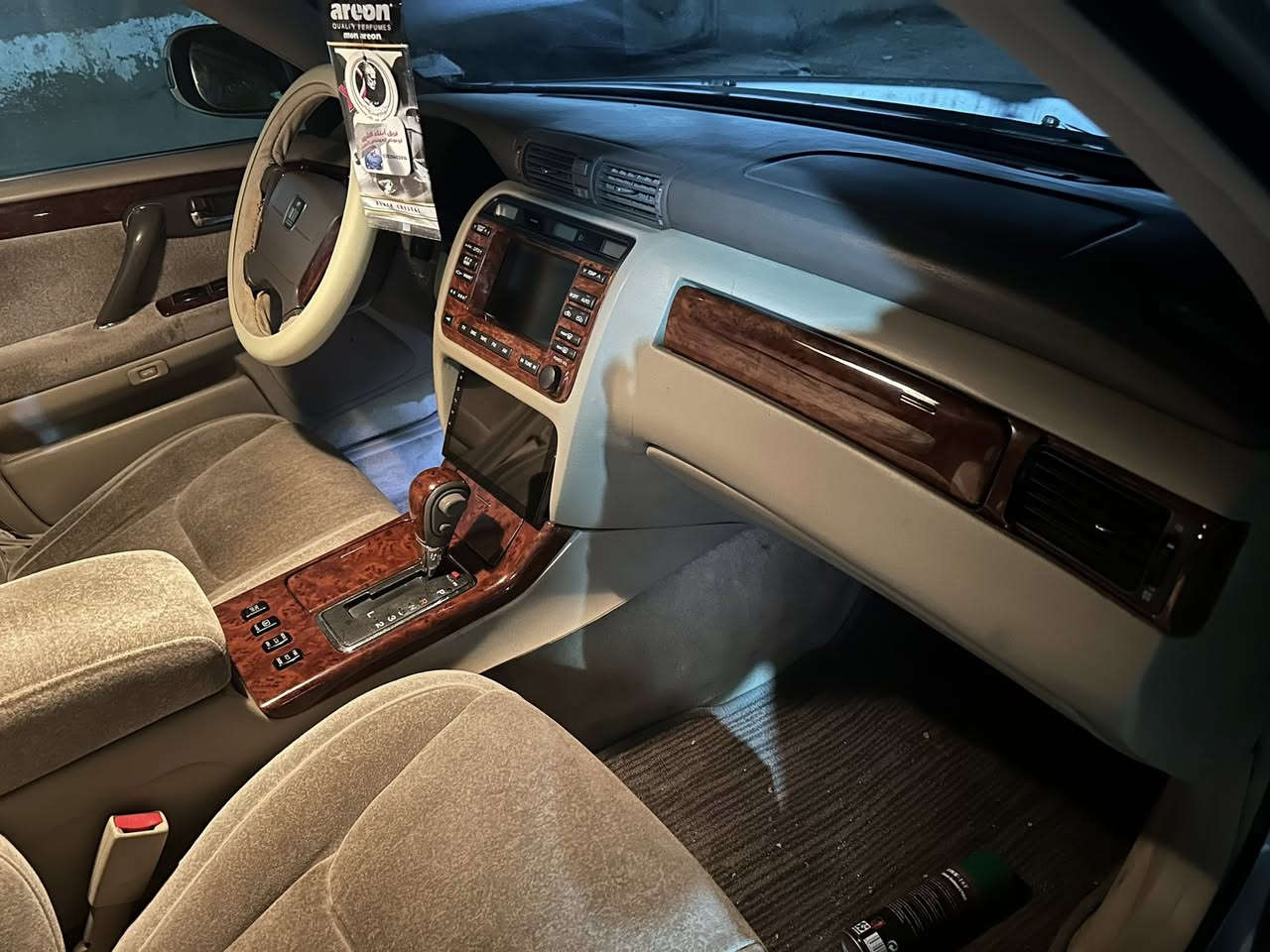 للبيع ملكه 2003 اصل كرستال اربع دكم مدفوع كمرك وضريبه مكفوله من الكص والعيب الشرعي والاصوليات  لون مميز
***********
