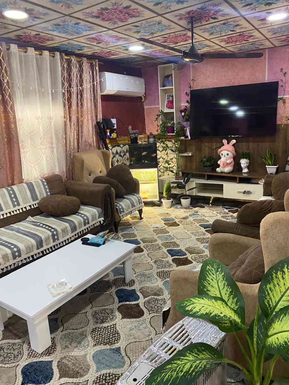 للبيع دار حجة 

المساحة ٢٠٨ متر

الموقع - شارع الامام - قرب العائلة السعيدة - مجاور علوة الكرار للخضار

يحتوي على

٢ غرف نوم  
صاله 
اسقبال 
حديقة 
سيراميك جداري وارضي السقف شيمان ومسلح 
للاستفسار اتصل 
*********** - ***********
