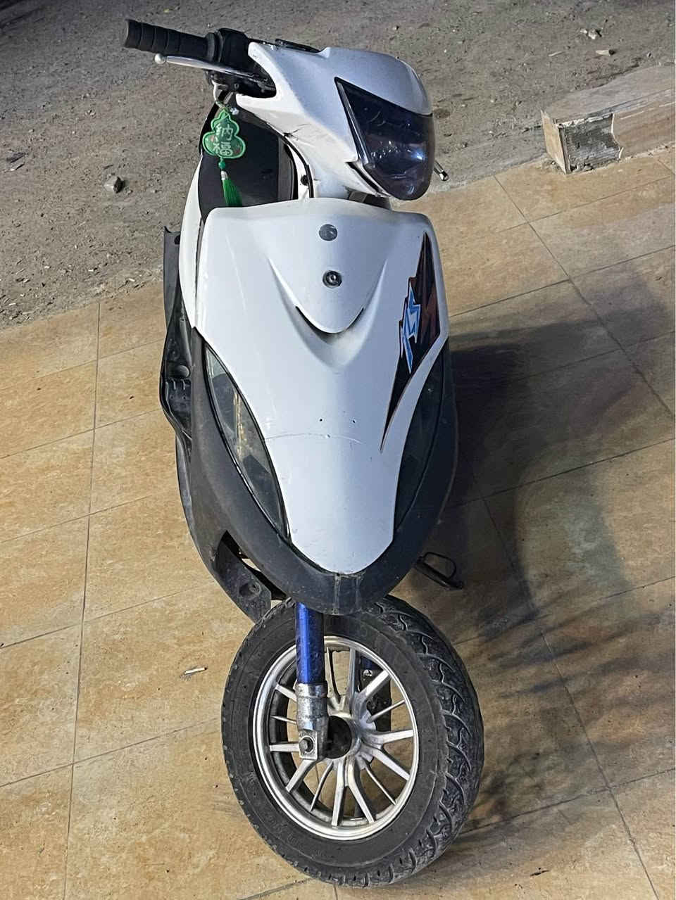 ماكس عدلة شغالة سلف بصمة سلف رياضي وهاي الأغراض البيهة واضحة بالصور نواقصهة استاند تعليك  الإكلوب الأمامي والخلفي والاشاير اليمنة واليسرة غسلتهة ومشتغلن كتف يعني دراجة دراجة حلوة نكرة صبح وليل مشيهة حلو بوشة ابلاد مببدلة رايدهة ب ٤٠٠بيهة مجال بسيط بسيط مال جيتك الرقم *********** المكان حي القاهرة قرب جامع النداء بغداد, العراق
