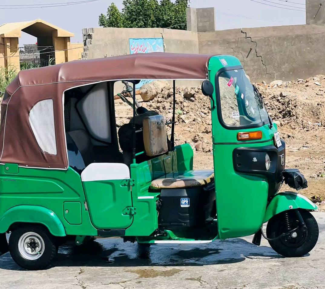 تكتك للبيع 22/ثمانية ونص لاتعاملني ولاعاملك ضربة يم البك لايت بيهة ولغد ونضيفة ترايهة يخبل مامتعوبة جوة ايدي المكان المعامل الحسينية تصل ودلل ***********
