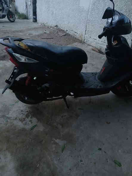 السلام عليكم
دراجه ثعلب 140 دراجه خير من الله نكره سلف كهربائيات كله شغال هورن كلشي شغال كفرات اخو الجديد صالنصه رياضي لايت زنون بومه عالي ناصي فقط الدراجه مجفته السعر 450 وبيها مجال قليل المكان بغداد
رقم الهاتف*********** متواجد فقط واتساب
