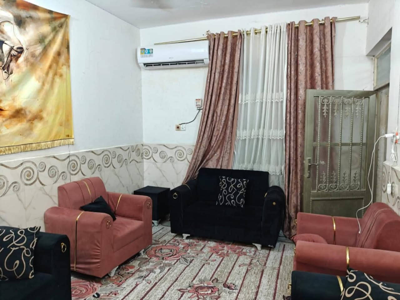 السلام عليكم
بيت للبيع في الكوفة شارع المطار الجديد مقابل باب الدخول المطار قريب على الشارع ١٠٠ متر طابقين طابوق الاساس صب السعر ٤٠ مليون وبي مجال للاستفسار ***********
