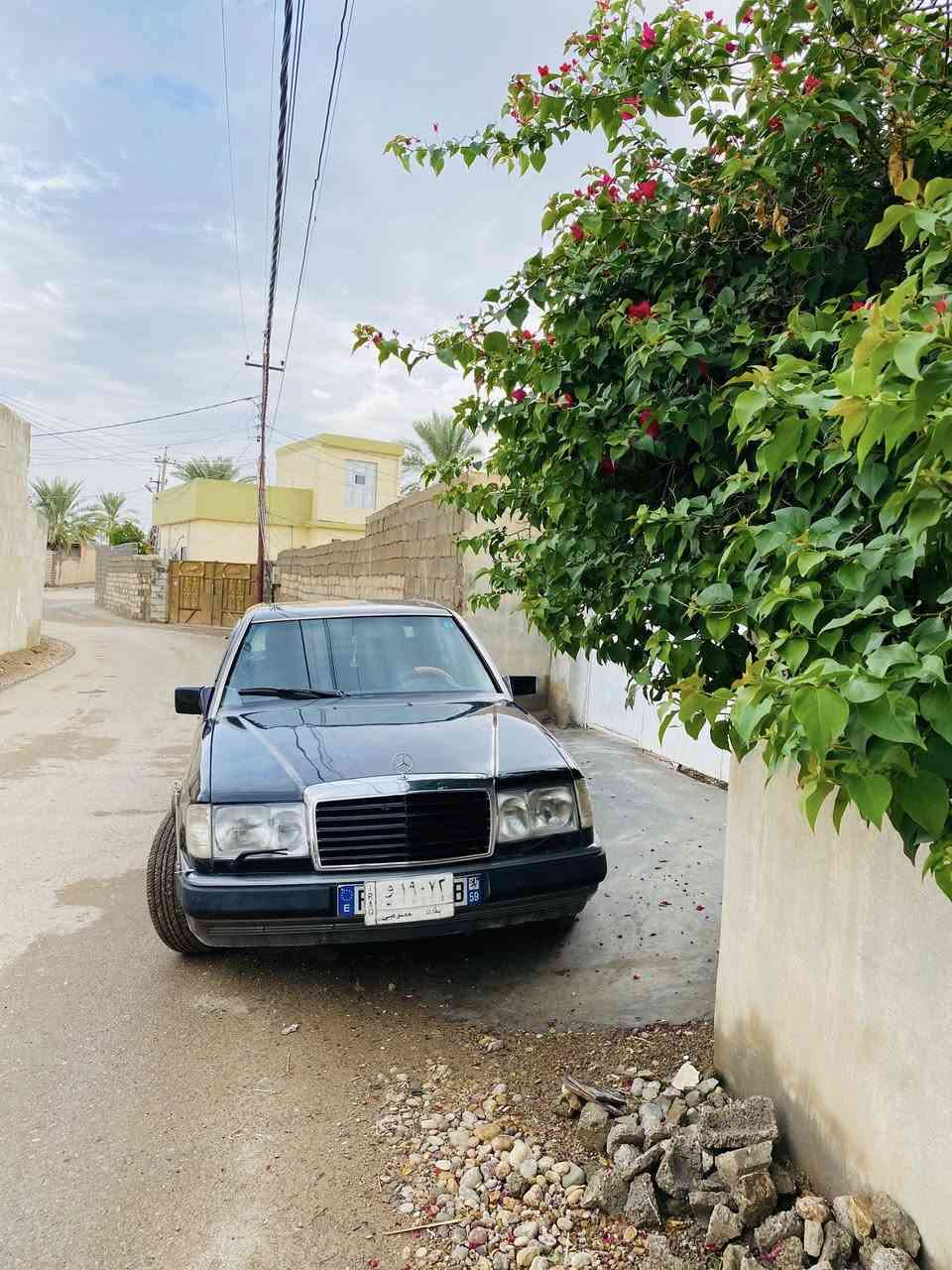 مارسيدب دي ٣٠٠
موديل ٩١ 
تبريد شغال 
محرك ٣٠٠٠ بطة 
 فتحة سقف كهربائي 
كشرها نضيف 
رقم بغداد 
مكانها ديالى دلي عباس 
السعر  ٥٤ بيها  مجال .


**إذا كنت صاحب هذا الإعلان وتريد حذفه لأي سبب، رجاءا أرسل رسالة إلى الدعم الفني**