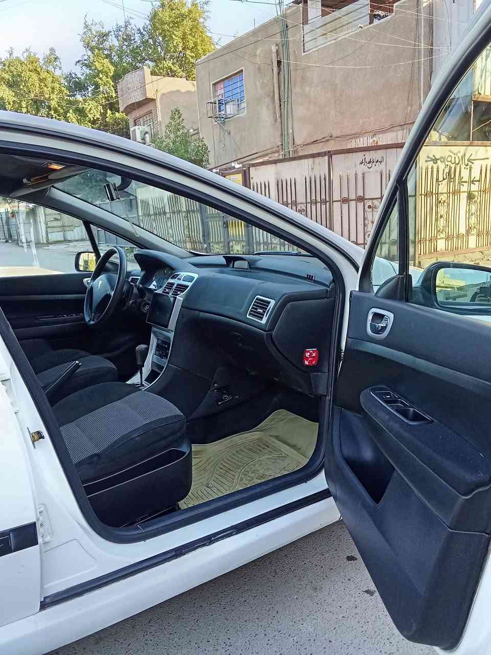 سلام عليكم
بيجو 307
موديل 2006
رقم بغداد الجديد 
سياره مابيه لاتبديل ولا ضربه ولا صبغ
بس بل دوس شويه صبغ
مكينه كير خير من الله 
تخم تاير جديد 
صدر جديد 
سياره جديده 
السعر 62
مكانه بغداد 
الرقم ***********
