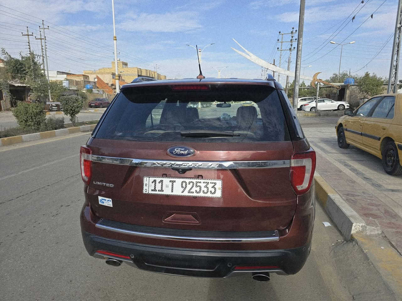 موديل ١٨ 
حادثها خفيف 
سعرها مناسب جدآ 
***********
***********
