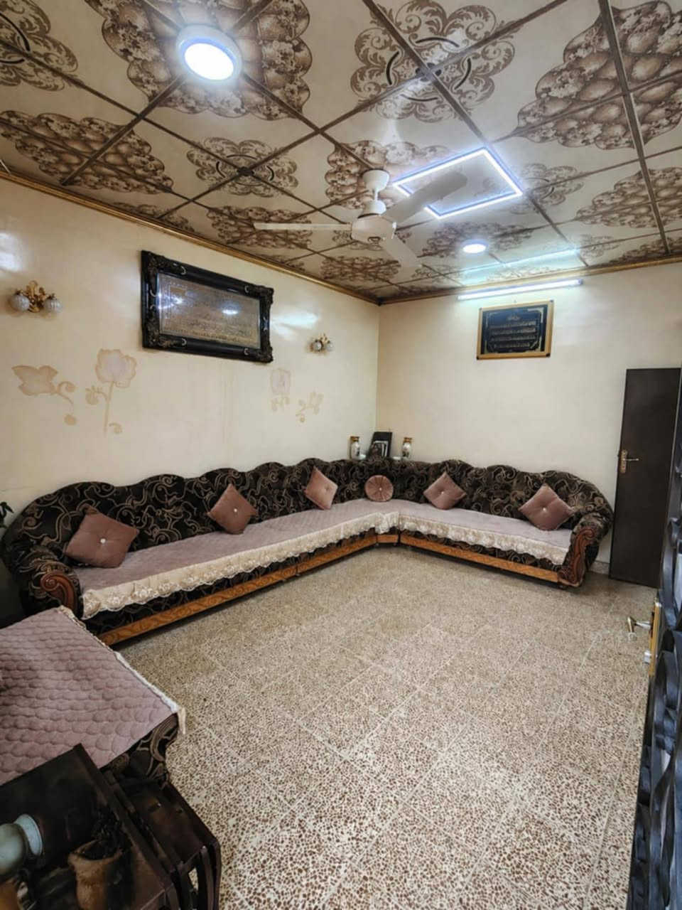 السلام عليكم دار للبيع حي العامل المساحة 100م الواجهة 5 العمق 20 سند طابو2026 ملك صرف شرط التحويل السعر 75 وبي مجال شي بسيط للاستفسار ***********

(الماشراي لايتصل )
