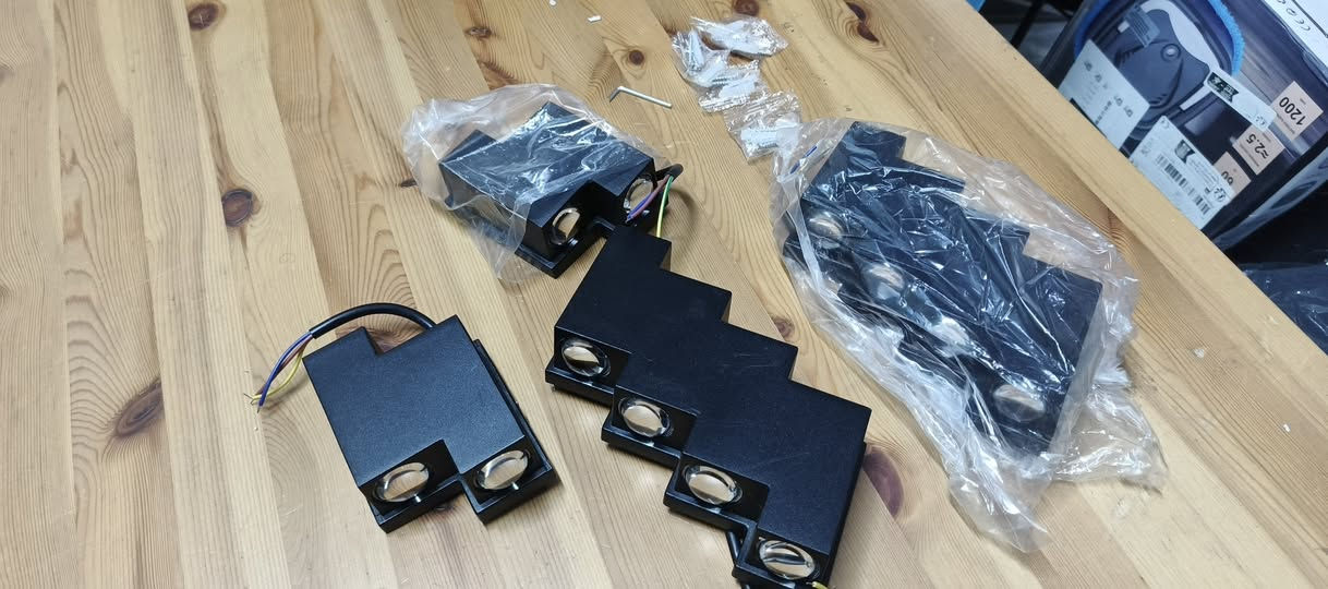 وحدات إضاءة جدارية LED عصرية بتصميم أسود مستطيل


**إذا كنت صاحب هذا الإعلان وتريد حذفه لأي سبب، رجاءا أرسل رسالة إلى الدعم الفني**