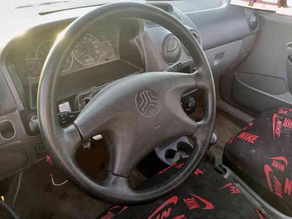 سايبه للبيع السعر مناسب جدا ***********مكاني ناصرية قلعة سكر تريد تحويل تريد وكاله و السياره فقط حداديه تعبانه
