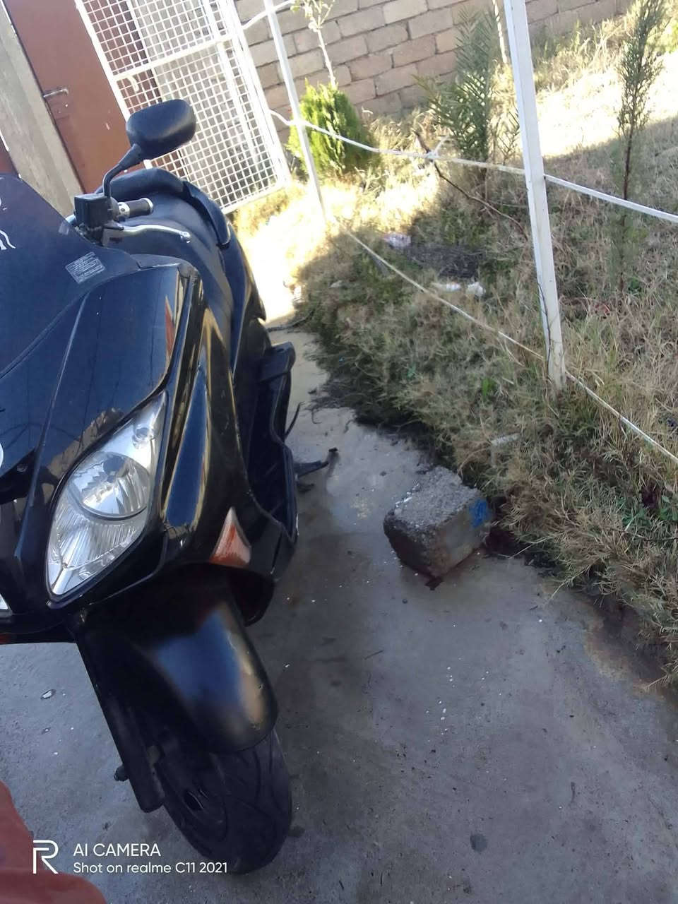 السلام عليكم موطور للبيع فورزة 0.8 كلوو شغال مايعوزو شي مكاني حمام العليل السعر 650 بي مجال 
***********
