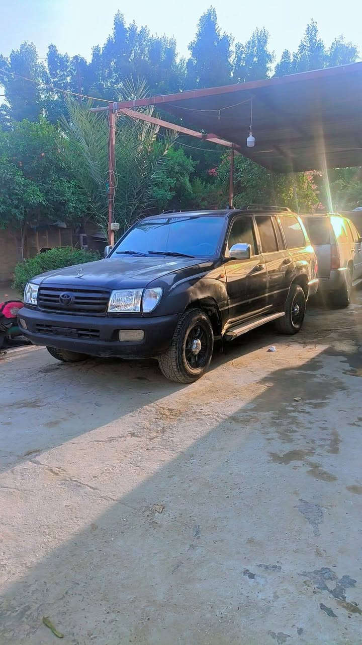 لاندكروز موديل 2004 مال مزاد سياره جديده محرك اوكير تخم تاير باتري سياره جديده سعر ٧٥ رقم***********
