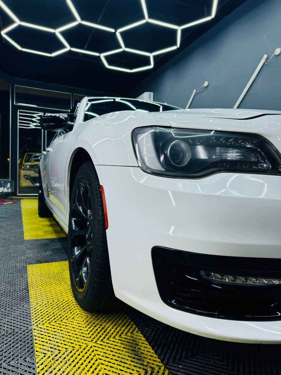 كرايسلر 300 s / السعر 248$

2019 وارد كندي فول مواصفات
رقم دهوك بأسمي تحويل او وكاله ثاني يوم … جاهزه من كل النواحي برغي ما عايزه … كير محرك محداديه تبريد على الشرط … الجاملغ الامامي الايمن تبديل + البنيد + بيها الهلال الخلفي على كد اصبعين اثر شخوط بدون دواخل نهائياً
مكان السياره نجف.
 0780 464 3474
