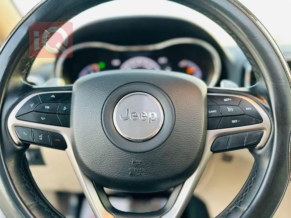 جيب ٢٠١٩ خليجي ليمتدد مكفوله بيه بارد بالجاملغ الأمامي جدا بسيط ما شيه ٦٤
السعر ٢٩٠ 
تليفون ***********
