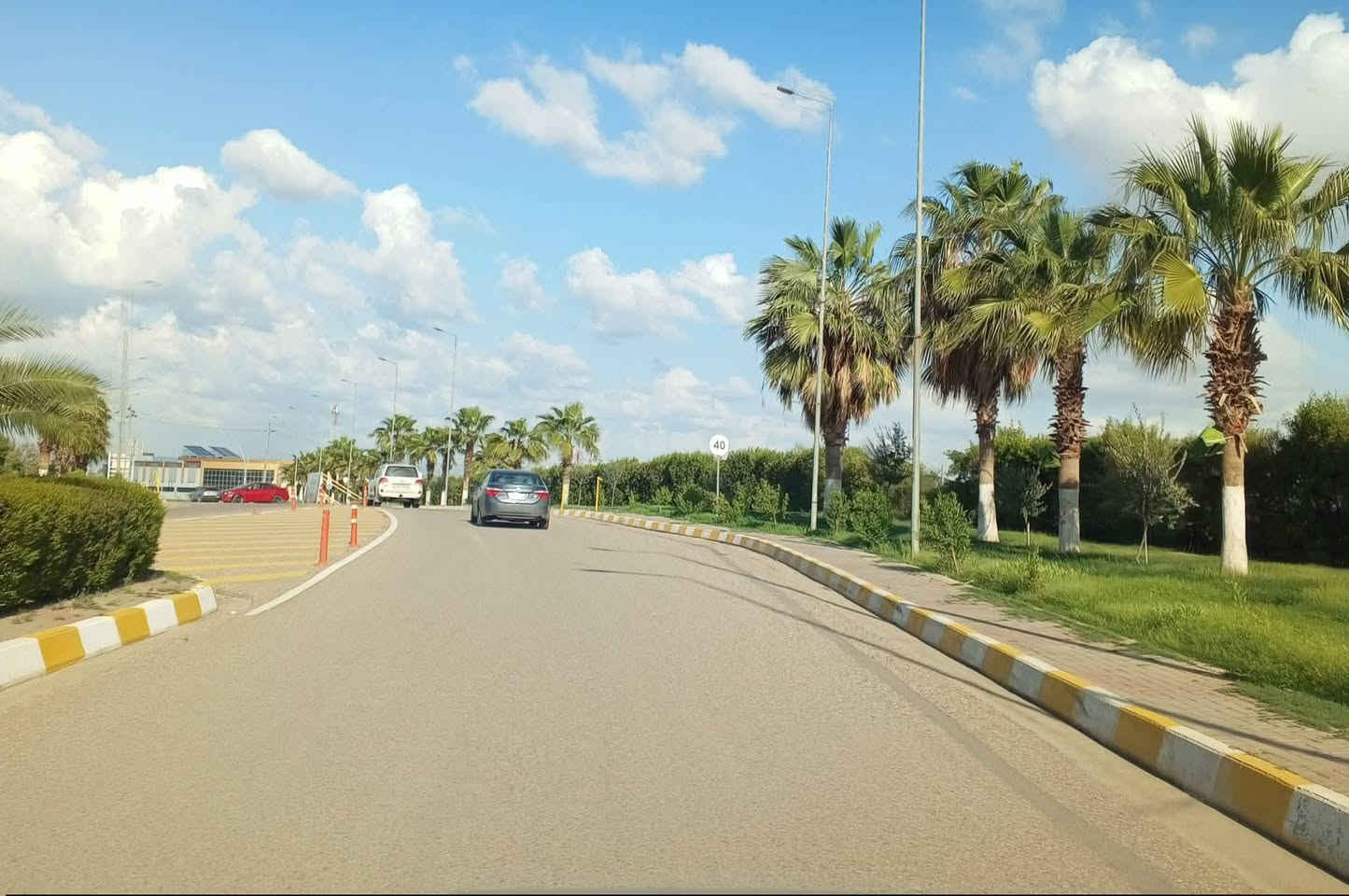 دار للايجار٢٠٠متر مجمع مدينتي قرب جامعة. كركوك ٢غرف نوم استقبال هول مطبخ مع كاونتر صحيات٢ + طابق ثاني غرفة نوم ومخزن.
كراج سيارة حديقة موقع الدار حي المهندسين قرب المدارس والمول سعر٤٥٠ قفل بدون خدمات  للاستفسار اكثر  الاتصال ***********
او زيارة مكتبنا حي الواسطي مقابل شقق الغاز
