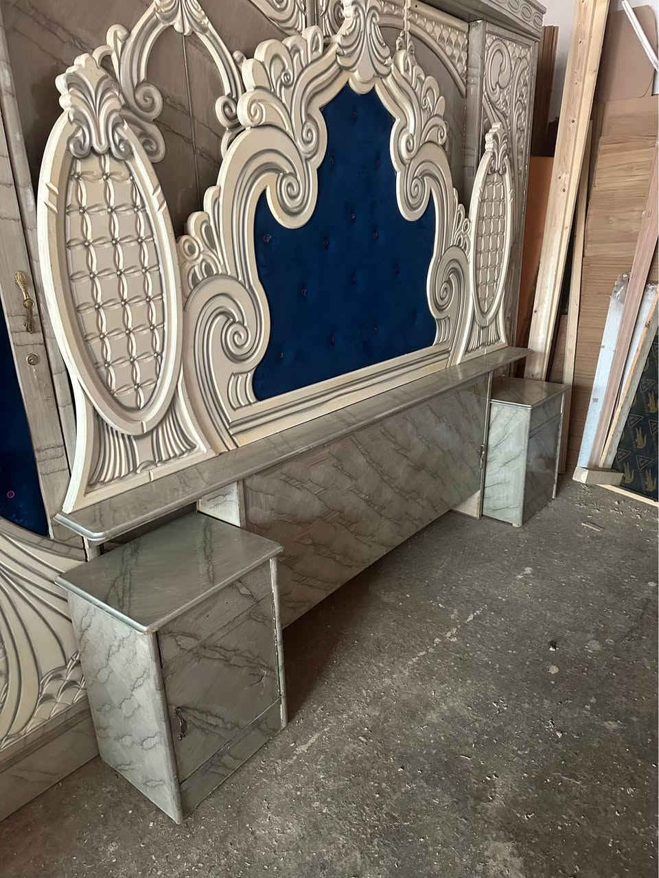 سلام عليكم 
غرفة نوم شغل عراقي مستخدمه شغله مرتب وحلوه
السعر 475
النجف الاشرف تقاطع العسكري كبل 
*********** النجف, العراق
