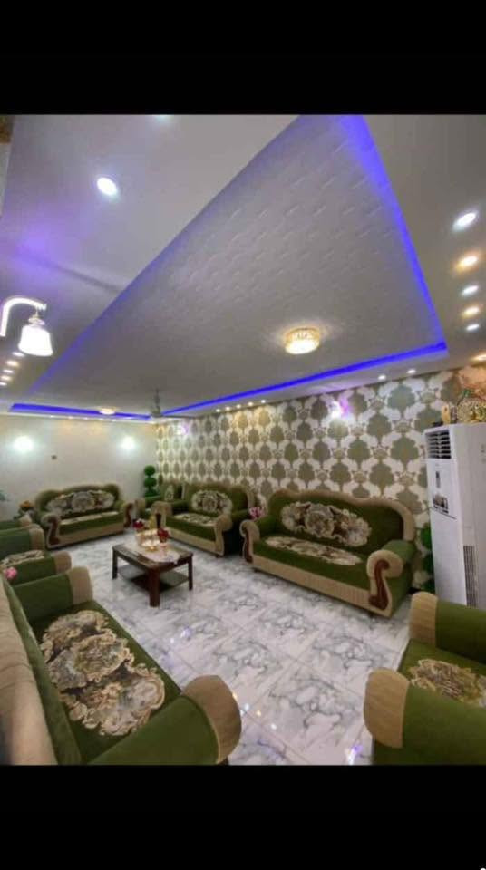 🎖️دار للبيع  (طابو صرف المساحه 270 م )🎗️
(((((مطلوب مبادرة 70 مليون 💵)))))

📍الموقع شارع 80 نجف مقابيل العاب ارض  بابل (العاب المهندسين )

1-اربع غرف نوم / صاله /مطبخ / هول / غرفة جلوس               
         3 مجمعات صحيه فوك وجوه وخارجية 
2-البيت كله ورق جدران وديكور وترتيب نفس الصور واحلى 
3- يبعد عن الشارع العام ٤٠٠ م تقريباً 
4- خدمات ومجاري كامله باقي بس التبليط 
 
☎️للاستفسار (***********) بي واتساب ‬.

