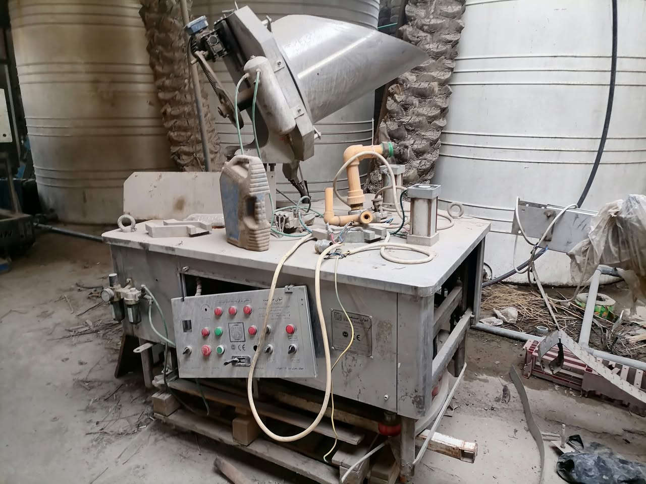 مكلف بالنشر 
للبيع
معمل  عصير ومكائن  متكامل.. لافوفه  وخزانات وغيرها
رقم صاحب المعمل
***********
