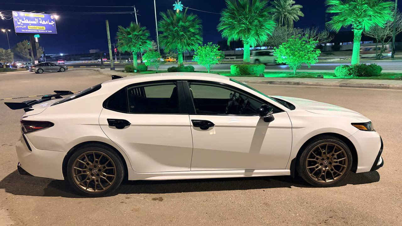 السلام عليكم 

للبيع كامري هايبرد 2024 ✅
مواصفات se Nightshade Edition
هاي الفئه يجي بيها الويل قياس 19 
لون برونزي بلادي شفتات ستيرن تحديد مسار 
سياره كاصها على ايدي صور الحادث وتقرير الكارفاكس كله موجود صلحتها بارد وتكحيل فقط 
ماشية 85 الف ميل 
سيارة ب اسمي 
سعرها210 $ورقة فقط
مكاني كربلاء 
رقم تلفون ***********
