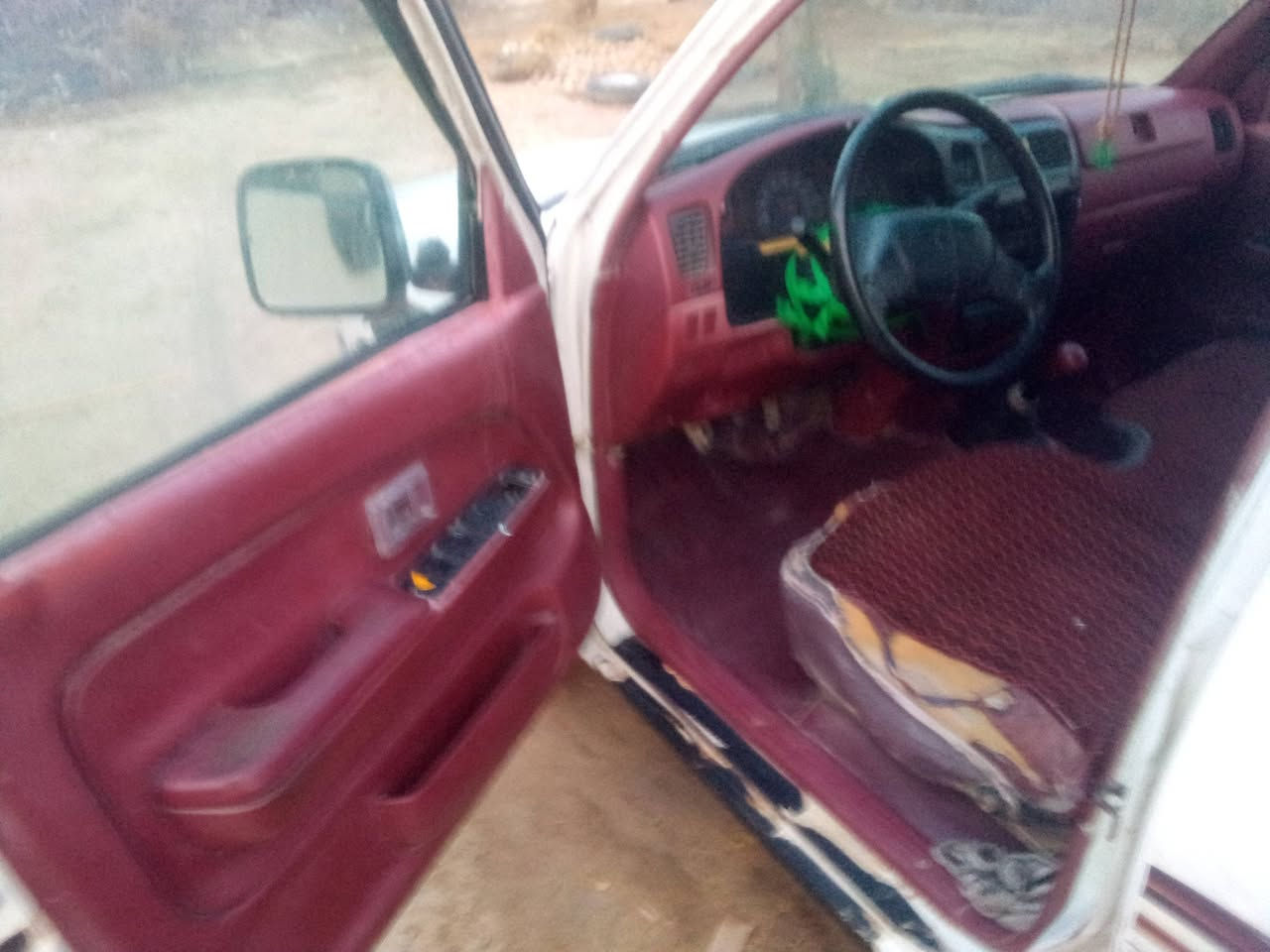 سلام عليكم جمره تيوته 2002.. ادوات  السعر 35 وبيه مجال مكان سياره الناصريه   التصال عل الرقم  ***********
