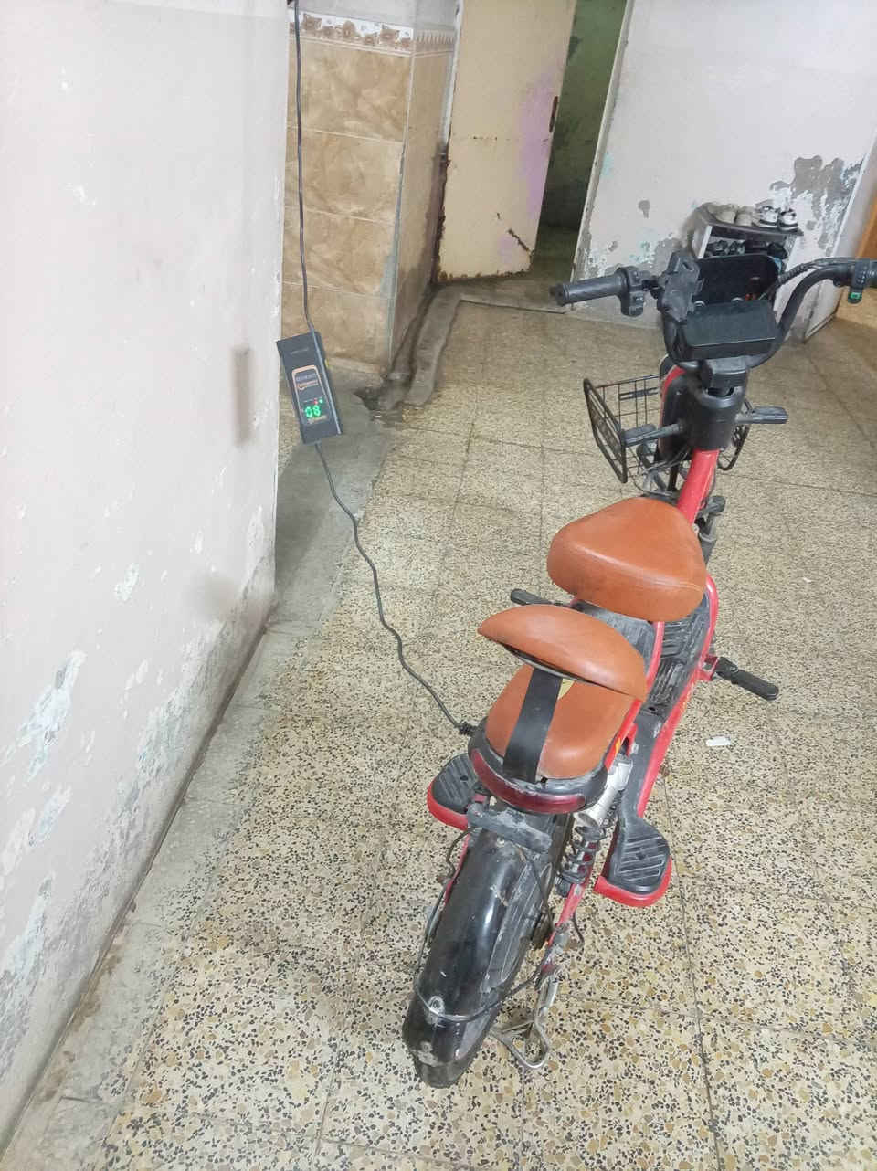 ماتور شحن للبيع شغال كامل بطاريات جدد واذا اكو مراوس ويا ماطور بوتين ولبيع السعر 300/***********/ والتواصل الرقم
