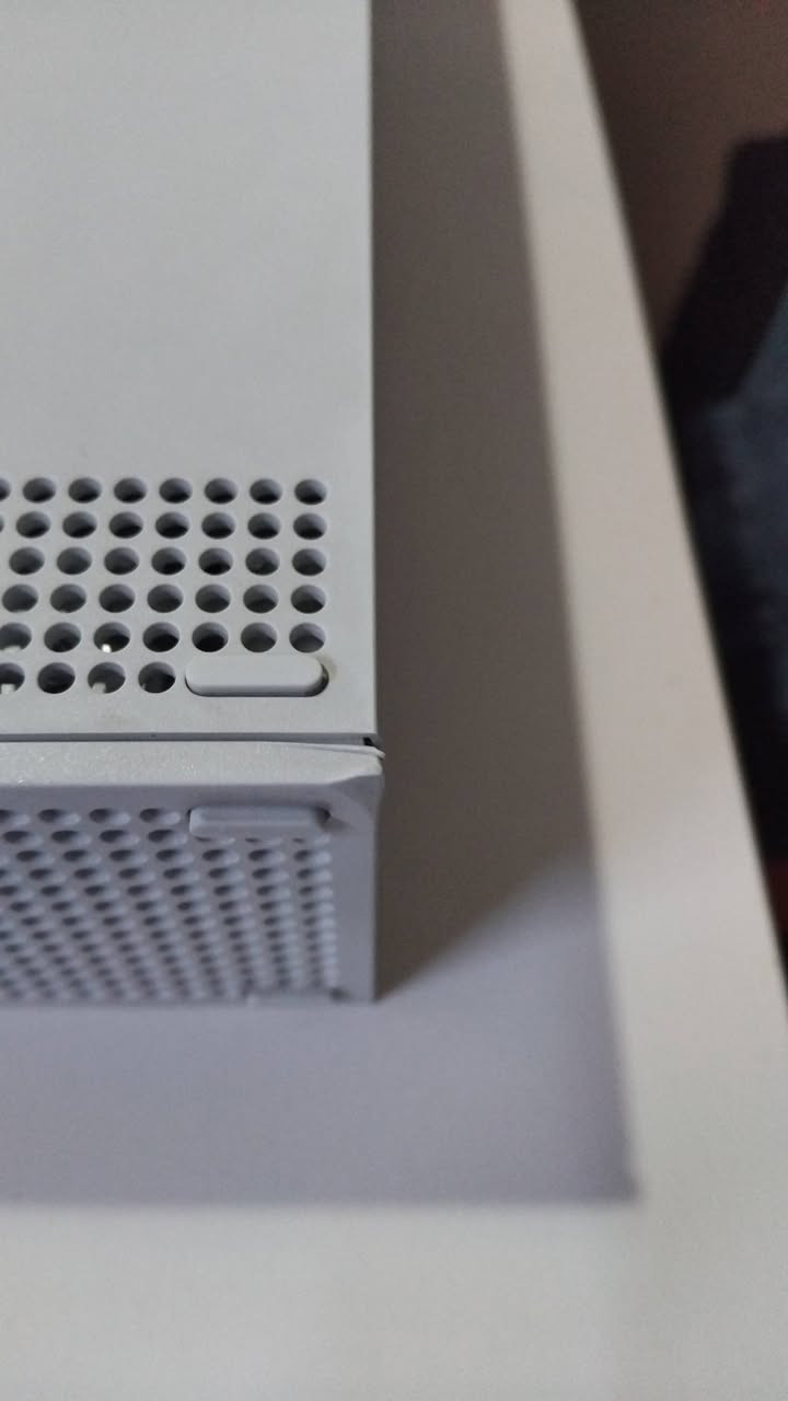 للبيع series s
كامل ملحقات 

بغداد 

السعر مع يده اضافيه 410

بدون يده  380 

لتواصل ***********
