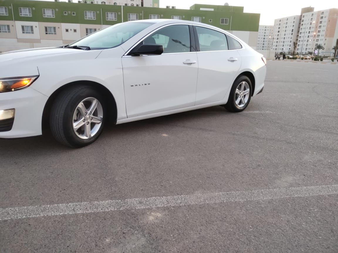 السلام عليكم ماليبو موديل ٢٠ معوقين بعد  خمسه اشهر  وتكون حرة رقم بغداد حادث موضح بالصور بيها قطع صبغ أبيع حزام مكان السيارة بغداد جميلة موبايل ***********  سعر 90 بيه مجال
