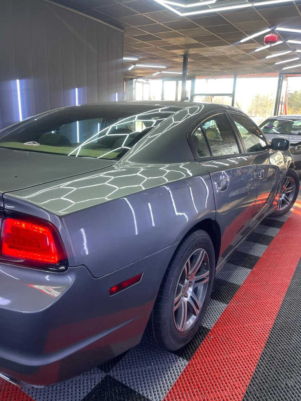 جارجر ١١ جاملغ وبنيد وبيها رشات صبغ جماليه السياره
 جاهزهه من جميع النواحي الف ماتصرف عليها 
***********
