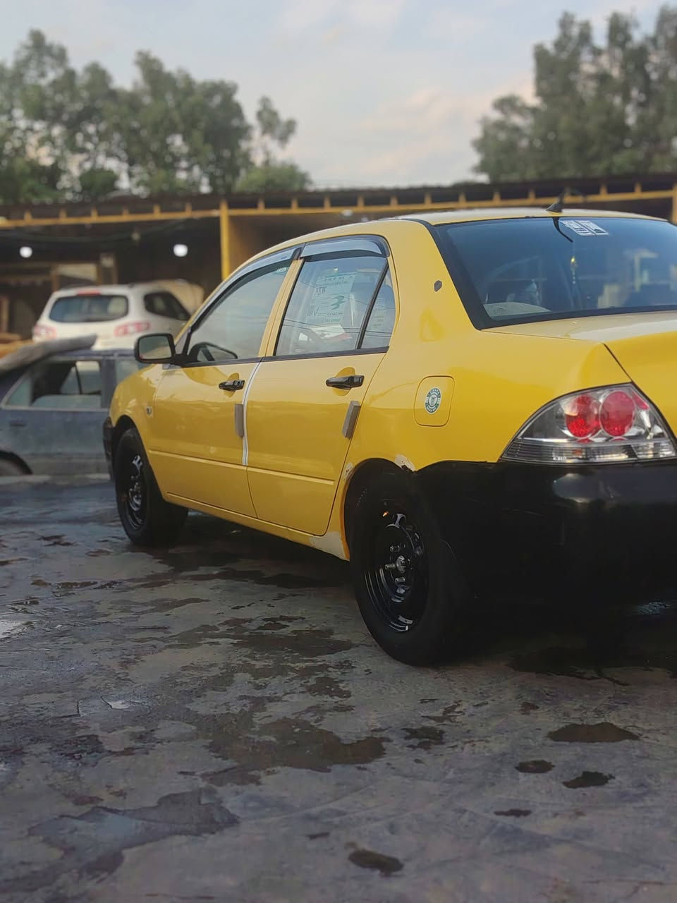 السلام عليكم لانسر موديل 2010 شركة كير  عادي+محرك جديد +منضومة تبريد جديدة و تخم تاير جديد و صدر امامي خلفي جديد دوشمة جديدة يعني سيارة  نضافة فول  ومحرك 2000 نقص طوافة بنزين بس والسيارة أمامكم ونضيفة+انتهاء السنوية 2030 هيئة مصفرة إلى نهاية 3/29/2026 واي غرامة ماكو عليه  
+سونار داخل المنشور موجود
السعر 78$
الاتصال  ***********
