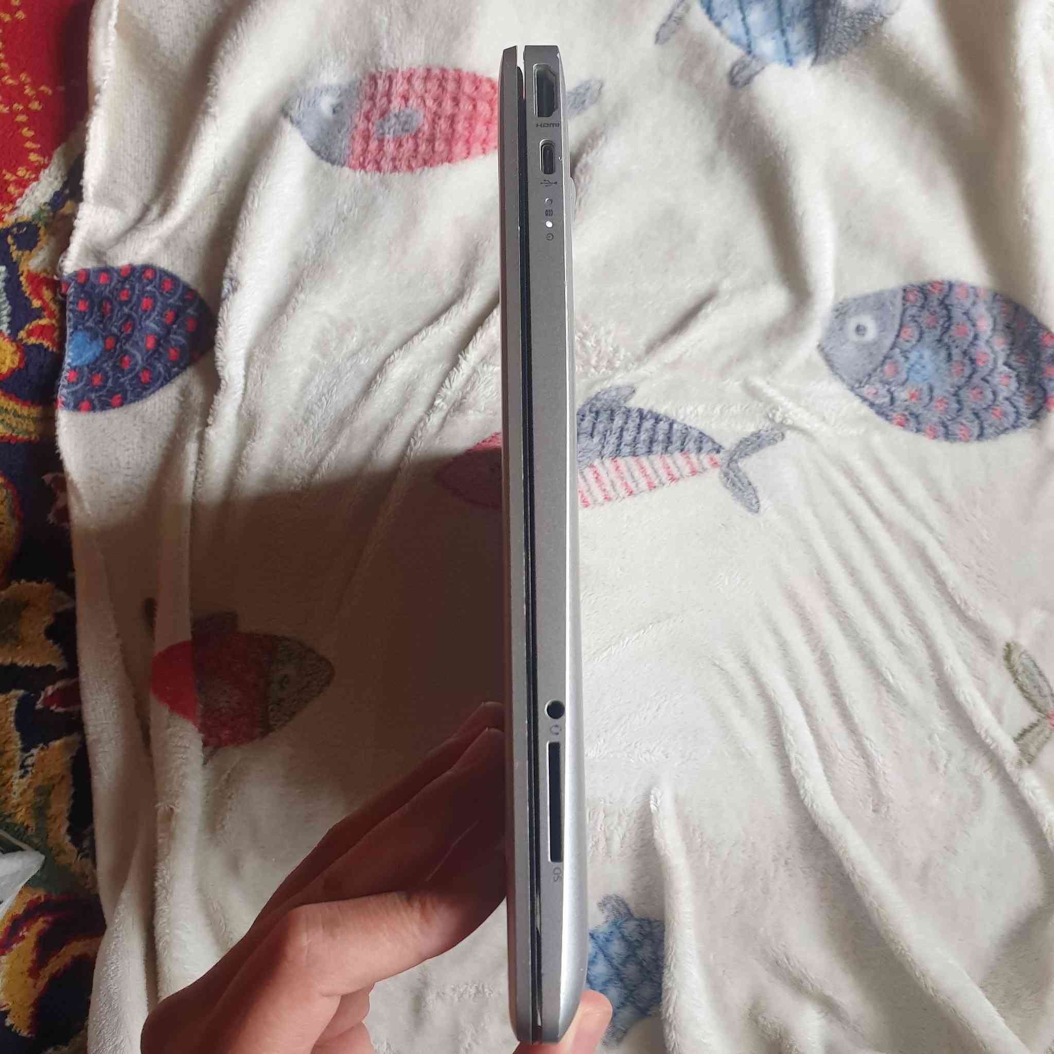 السلام عليكم
لابتوب Hp سليم نحيف حديث جيل العاشر مستخدم شيء بسيط نضيف جداً
مواصفات لابتوب 
موديل | HP 15-dy1086nt
المعالج (CPU)Intel® Core™ i5-1035G1 
الرام (RAM)8 جيجابايت DDR4-2666 SDRAM
التخزين (Storage) 256 جيجابايت PCIe® NVMe™ M.2 SSD من سامسونك 
كرت الشاشة (GPU) Intel® UHD Graphics (4GB مدمج) 
اللابتوب مستخدم شيء بسيط تجيني للبيت وتفحص وتاخذه 
السعر 350 الف مكاني بغداد مدينة الصدر رقمي 
***********
