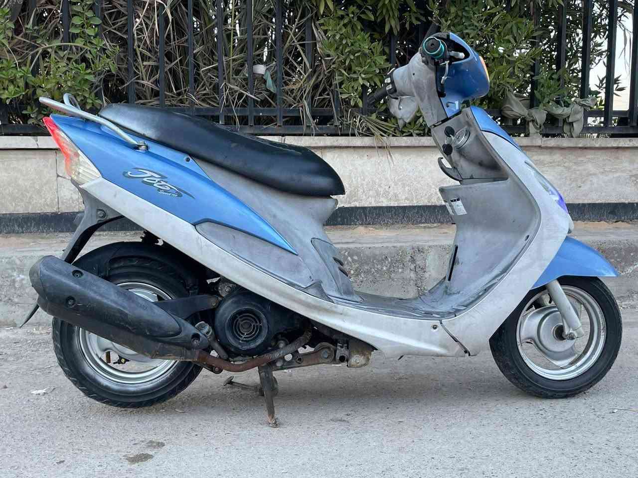 السلام عليكم دراجه ماكس منغولي
بلادي مكينه مفوله شك الكاع
مانقصها برغي كامله مانقصه اي شي 
السعر   550  بيهه مجال بسيط 
سلف وهندر كهربائيات كله شغال 
شلعه ومعدل مختمه كله ختم واحد 
العنوان : بغداد مدينه الصدر  
الاورفلي قرب العماره البرتقاليه
للاستفسار  : ***********
