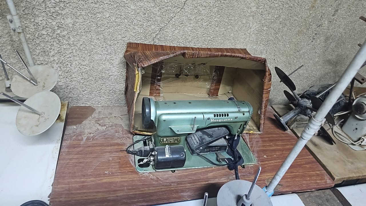 ٣ وفر صناعي ٢ مكاين صناعي و٣ منزلي بيعه وحده مابيع قطع كلهن ب مليون و١٠٠ 
***********
