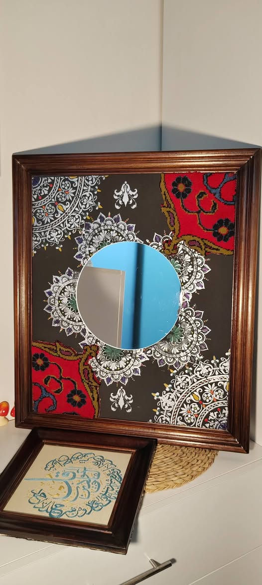 مراية جدارية شغل ايدي
الايطار خشب زان
وباقي التفاصيل شغل يدوي بالكامل
قياسات 66x56
قطعة ثقيلة على الطراز القديم مشتغلها


**إذا كنت صاحب هذا الإعلان وتريد حذفه لأي سبب، رجاءا أرسل رسالة إلى الدعم الفني**