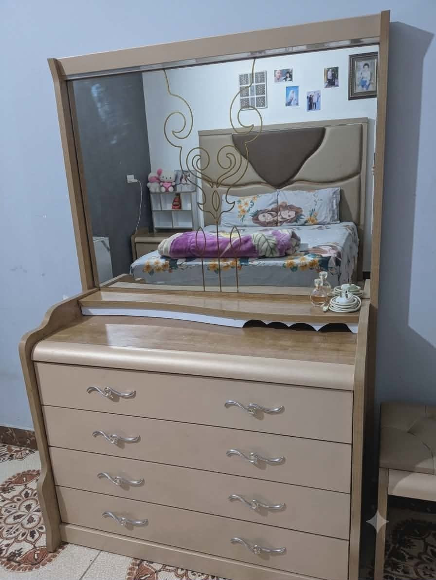 غرفه للبيع داخل كربلاء السعر350 وبيها مجال غرفة ملكية بيبان سلايت قطعتين دوارات 8 قطع بيه اضرار بسيطه
 العنوان كربلاء / أمن الداخلي 
الشراي يتفضل خاص


**إذا كنت صاحب هذا الإعلان وتريد حذفه لأي سبب، رجاءا أرسل رسالة إلى الدعم الفني**