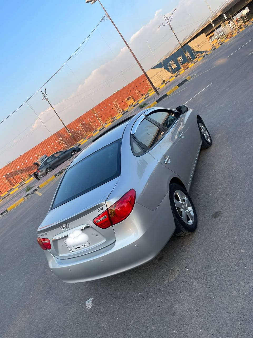 أفانتي للبيع 2010
فول عدا البصمه 
كشن جلد اسود اصلي 
لايت مكحل 
بك لايت لد
فتحه سقف 
شاشه بلاد
رونات ليزري 
ويلكب حجم 16 
محرك 16 
تخم تاير جديد 
الصدر الامامي والخلفي كله جديد 
السياره بيها صبغ عام  أثار عمليات التحرير 
مكان السياره موصل 
السعر 110 $

***********
